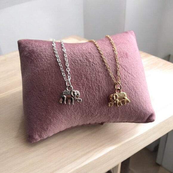 Elephant Pendant Bracelet - Picture 4 of 7